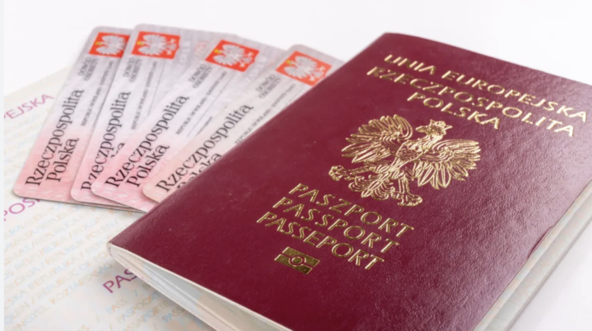 Jak zalegalizować polskie dokumenty we Włoszech