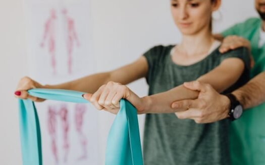 Fizjoterapia i rehabilitacja – gdzie i jak znaleźć specjalistę